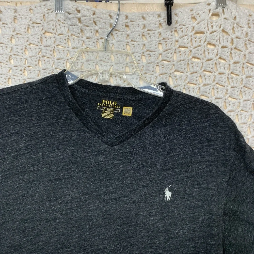 Polo Ralph Lauren Tee Shirt Men's. Sz M Gray White Pony Short Sleve‎ V Neck